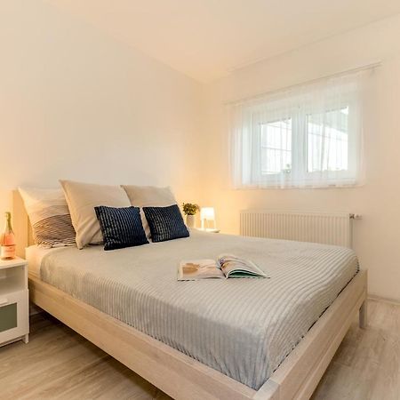 Apartmany Jedovary Trhové Sviny Extérieur photo