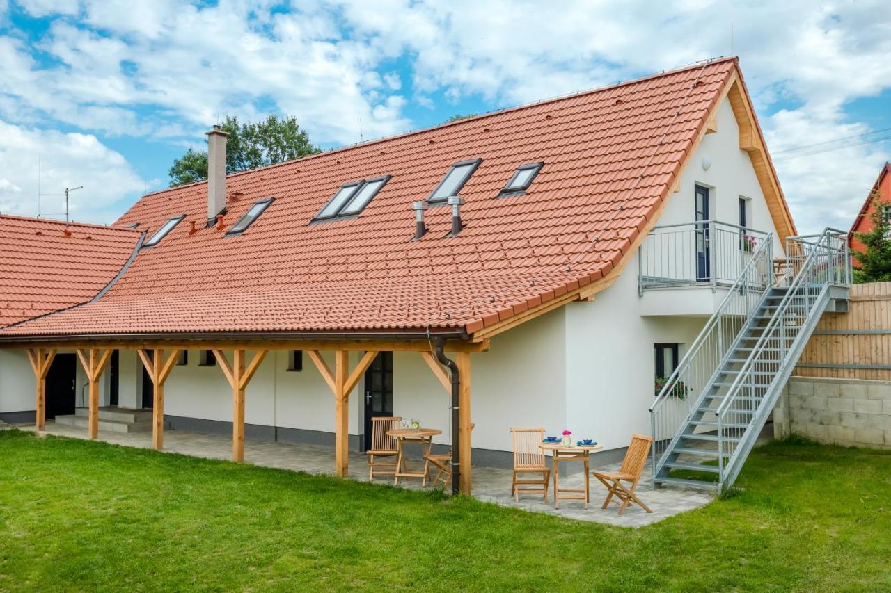 Apartmany Jedovary Trhové Sviny Extérieur photo