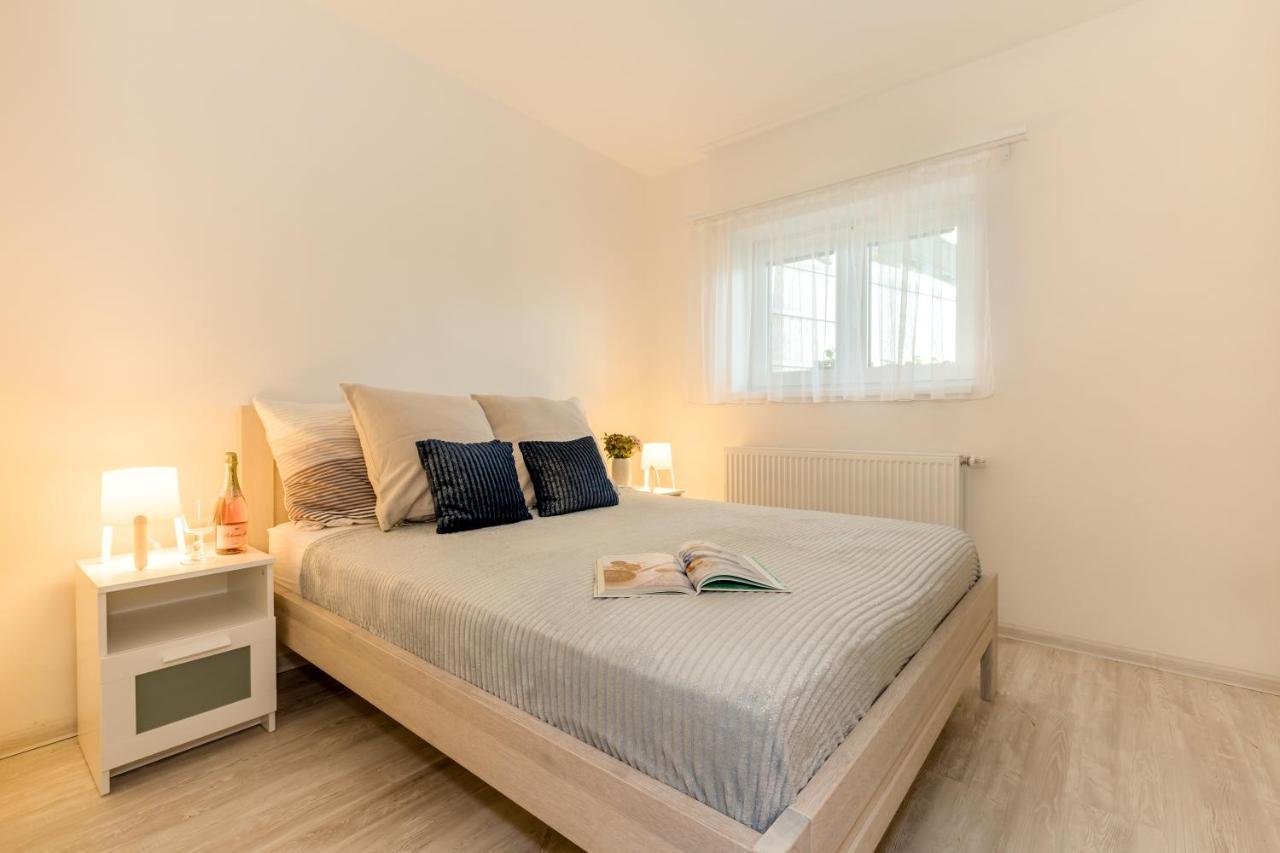 Apartmany Jedovary Trhové Sviny Extérieur photo